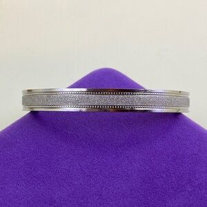 💛 Classic Silver Glitter Bangle | Shimmering Textured Center | Modern Luxe NWT